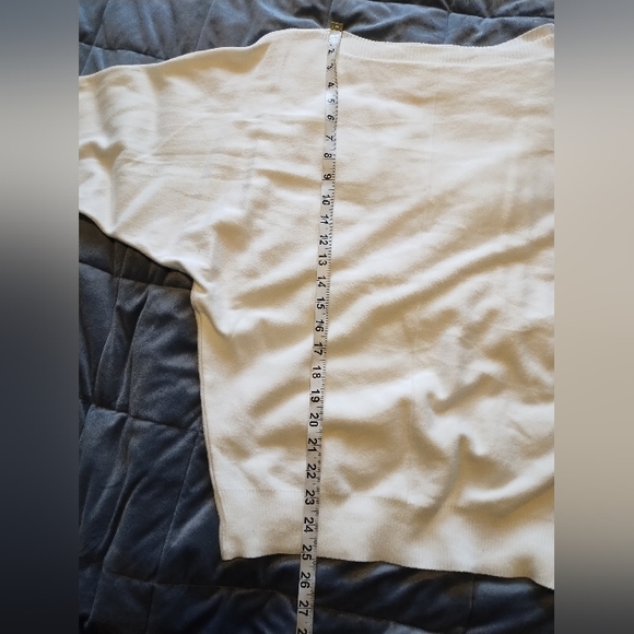 Batwing white Sweater M/L - Picture 5 of 5